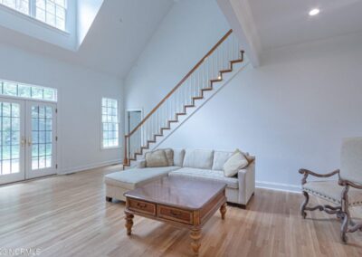 gallery interior 00