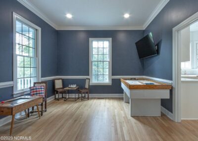 gallery interior 04